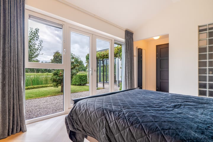 Photo 40 of Freya 11