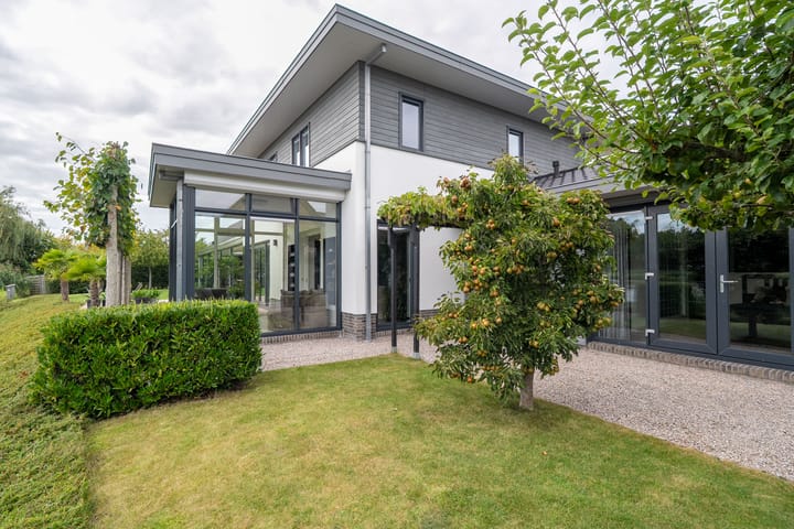 Photo 61 of Freya 11