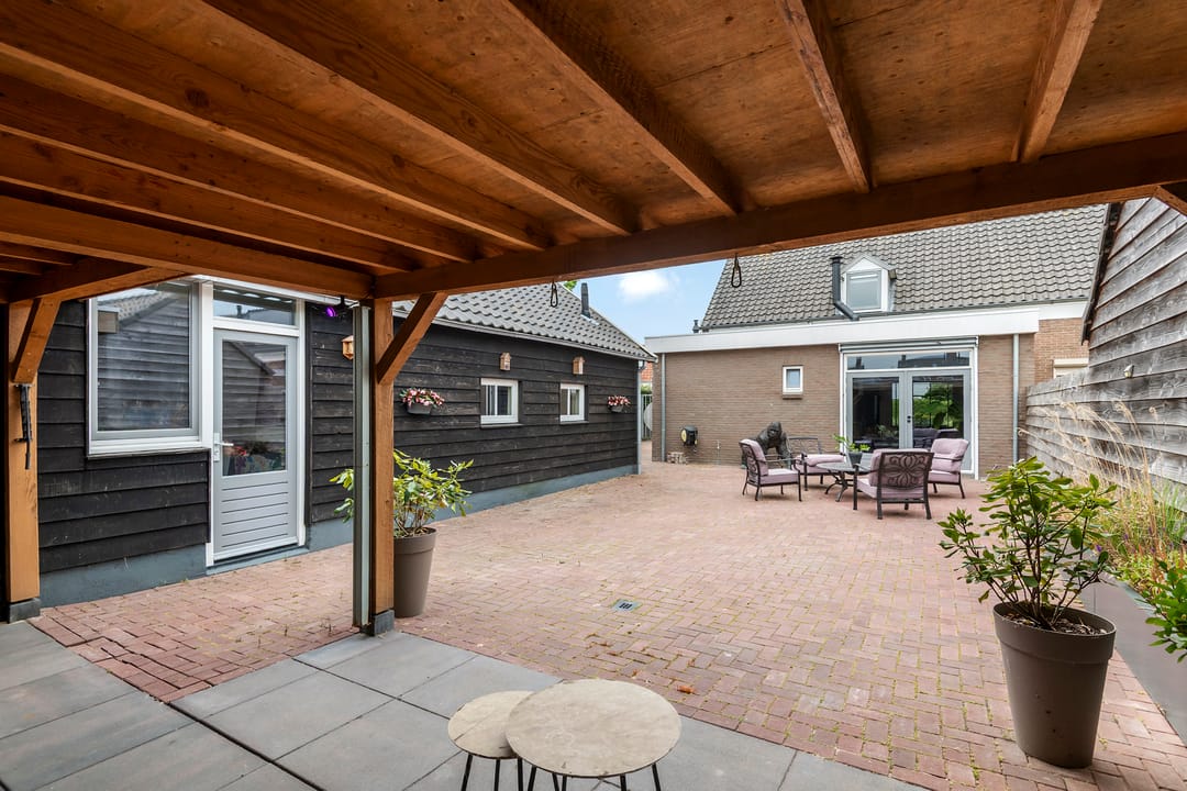 Photo 43 of Beatrixstraat 14