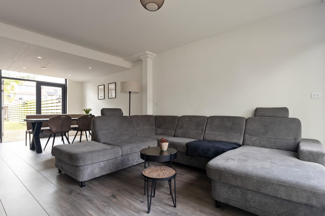 Photo 2 of Van Steenstraat 35