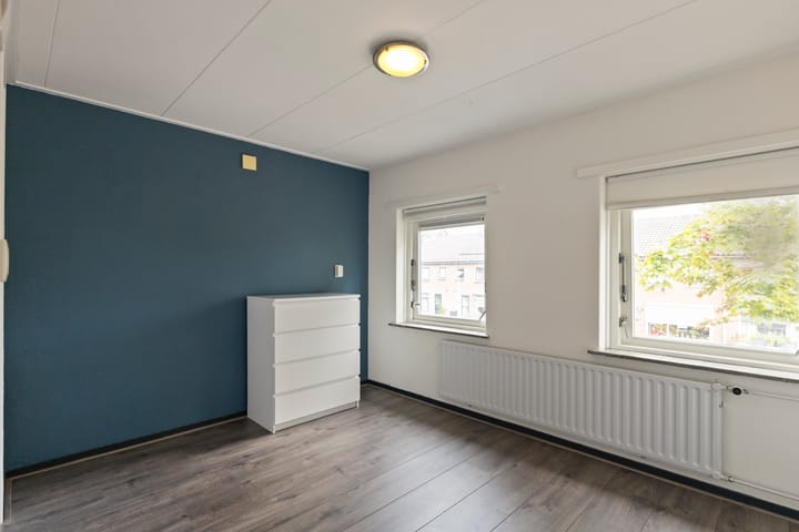 Foto 28 van Van Steenstraat 35