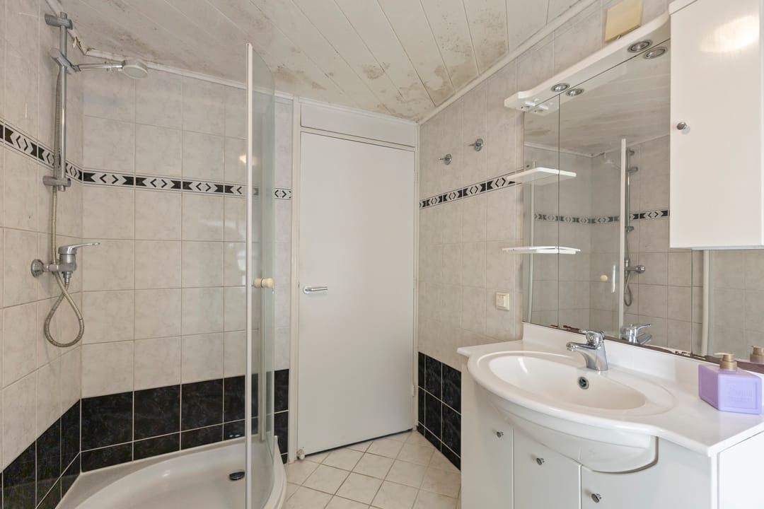 Photo 32 of Van Steenstraat 35