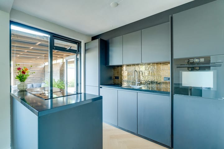 Photo 3 of Burgemeester van Trichtlaan 2