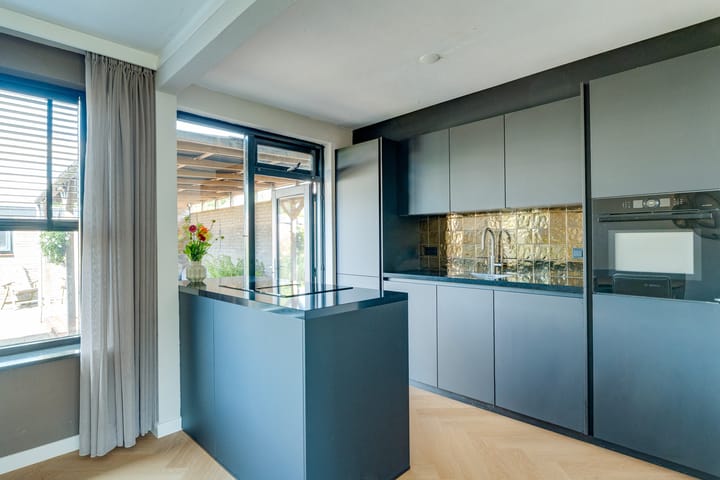 Photo 16 of Burgemeester van Trichtlaan 2