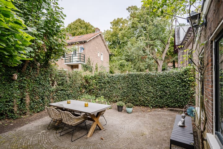 Foto 12 van Kerkplein 8