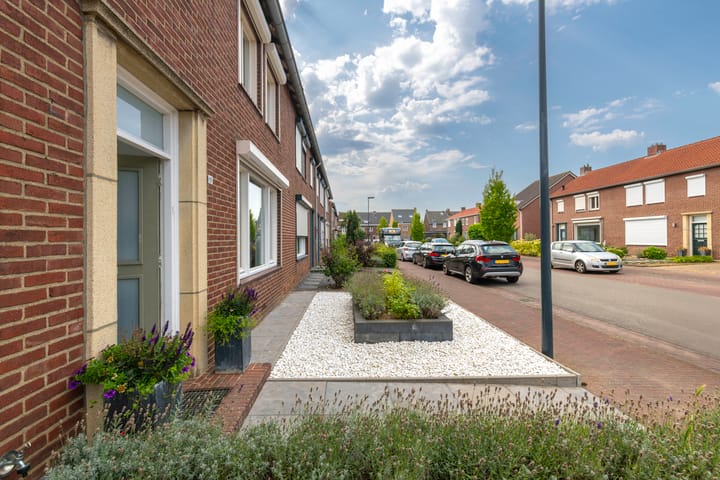 Photo 43 of Tuinstraat 18