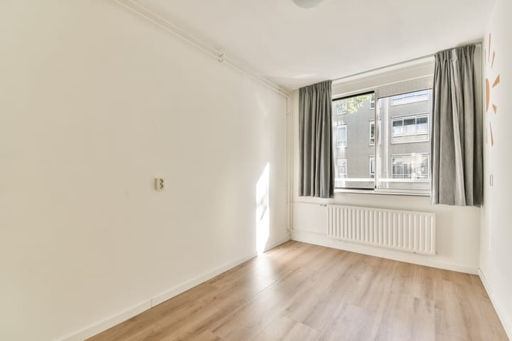 Photo 14 of Jan Witheijnstraat 36