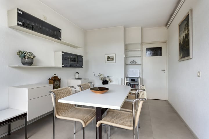 Foto 8 van Albardastraat 144