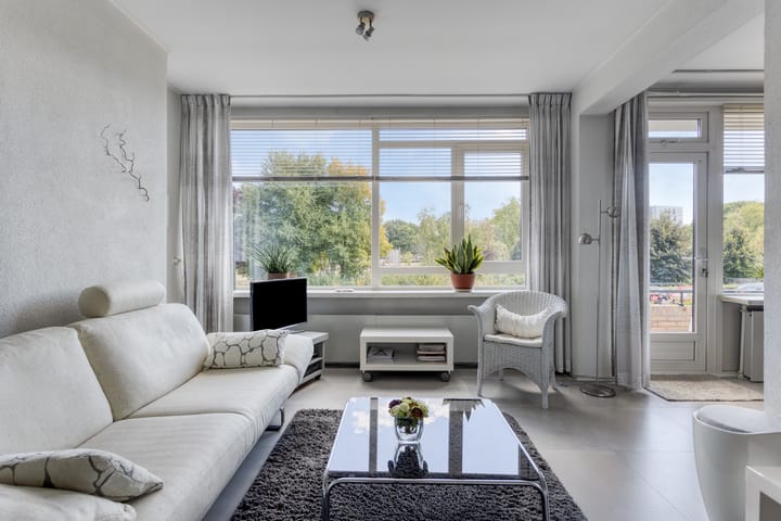 Foto 10 van Albardastraat 144