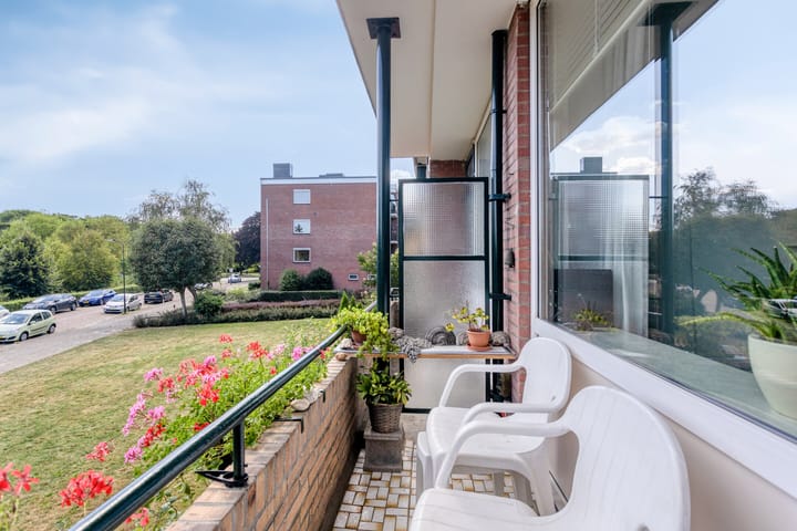 Foto 12 van Albardastraat 144