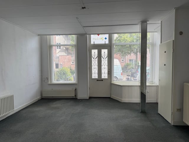 Bekijk foto 2 van de Ruyterstraat 17