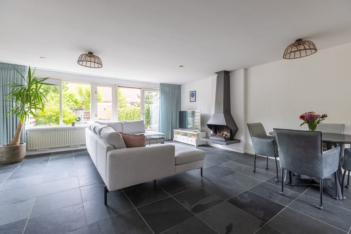 Foto 6 van Moutmolenstraat 28