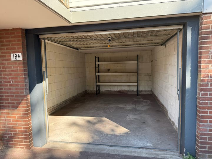 Photo 2 of Jan Krusemanstraat 18A GARAGE