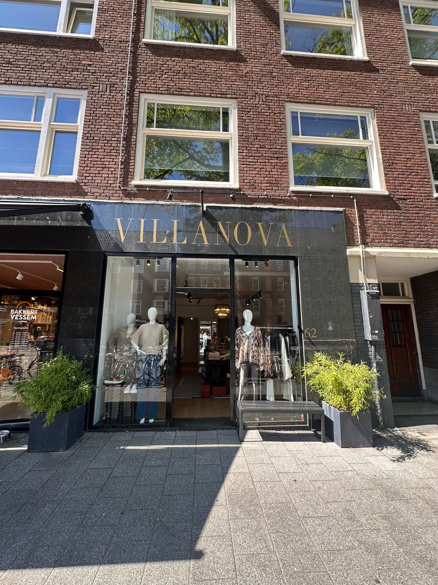 View photo 1 of Beethovenstraat 62-H