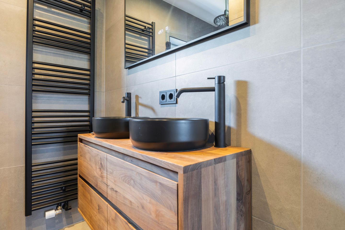 Photo 34 of Graldastins 57