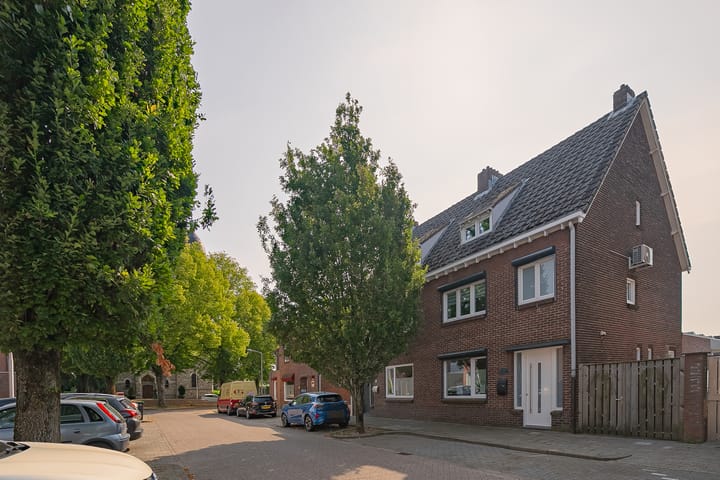 Foto 24 van Leliestraat 36