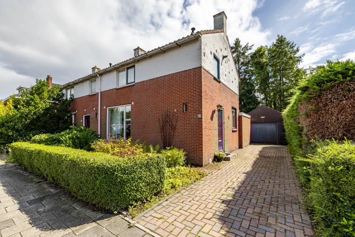 Photo 2 of Stationsweg 28