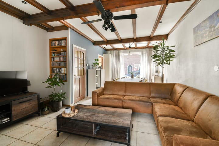 Foto 7 van De Genestetstraat 12