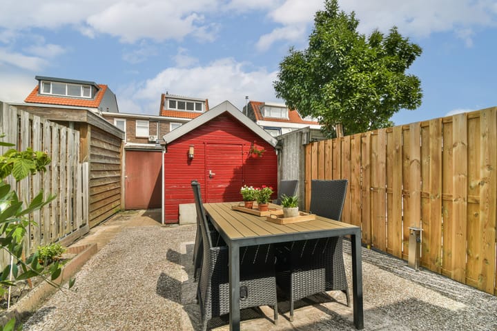 Foto 19 van De Genestetstraat 12