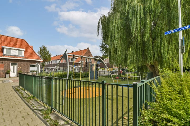 Foto 22 van De Genestetstraat 12