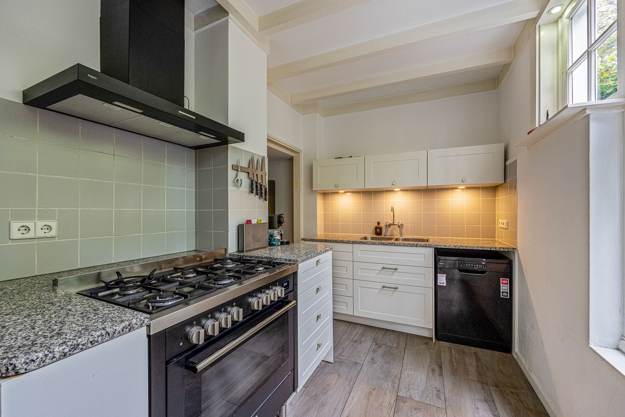 Foto 33 van Naarderstraat 68