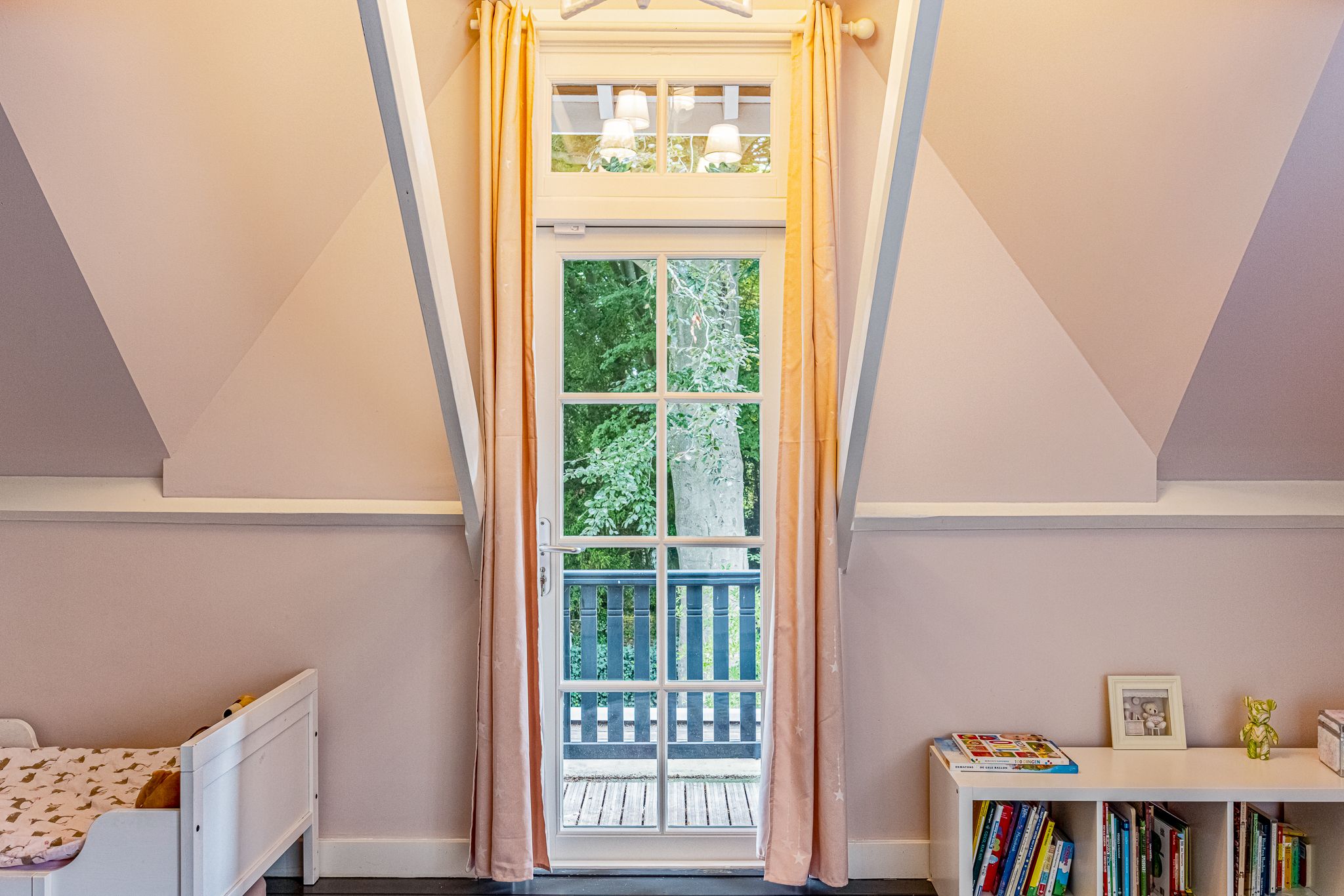 Foto 42 van Naarderstraat 68