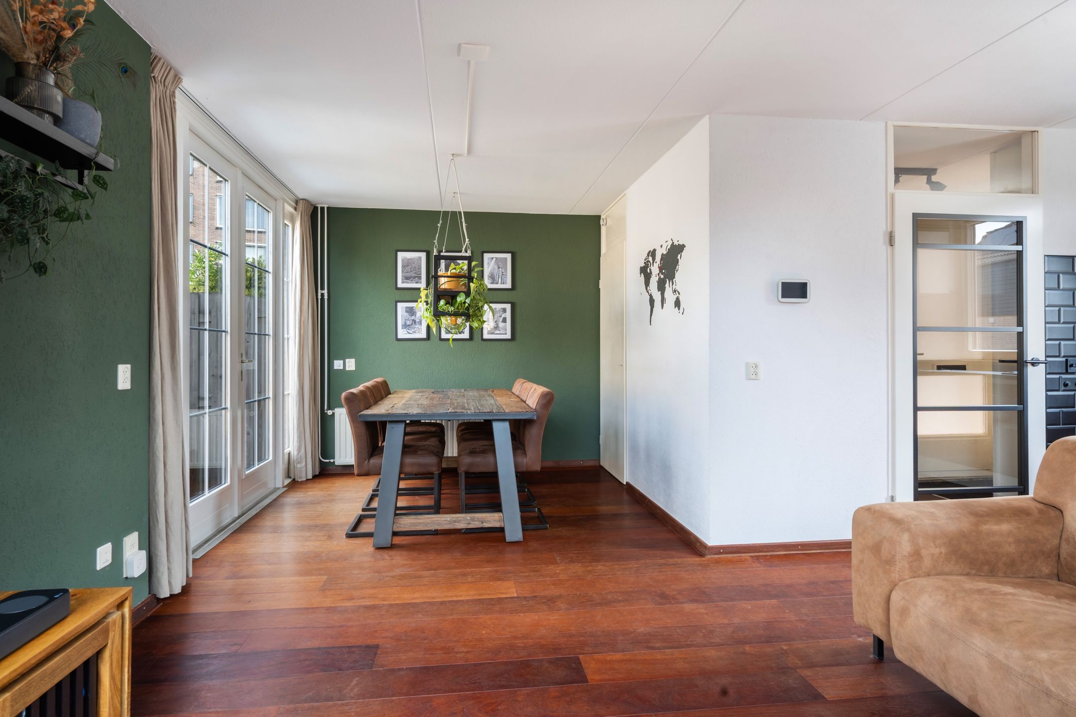 Foto 3 van Prins Clausplein 4