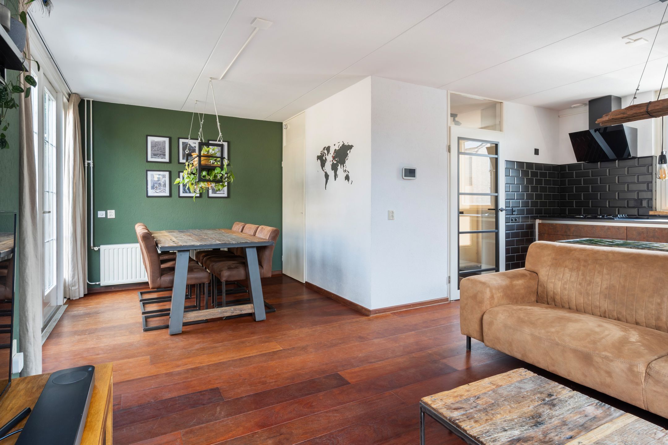 Foto 12 van Prins Clausplein 4