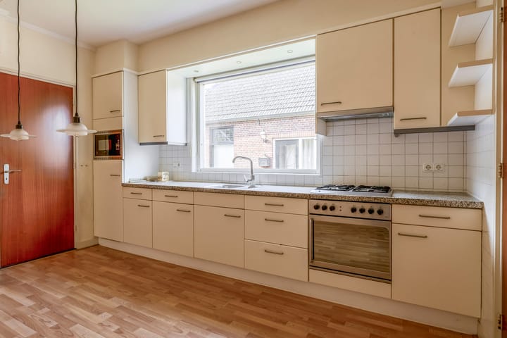 Foto 9 van van Nispenstraat 3