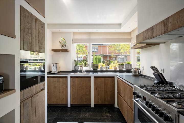 Photo 2 of Schrijnwerkerij 27