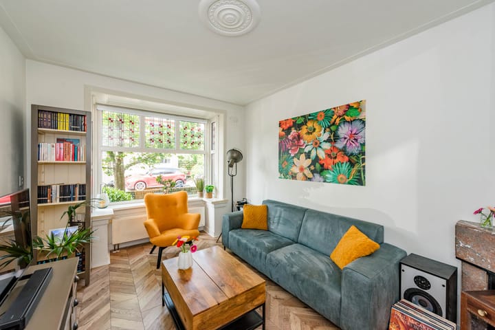 Photo 2 of Van Nieveltstraat 19