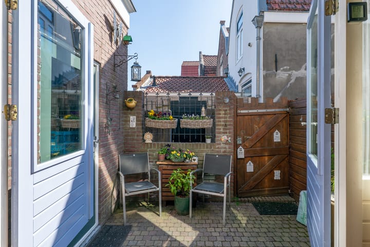 Photo 36 of Stationstraat 72