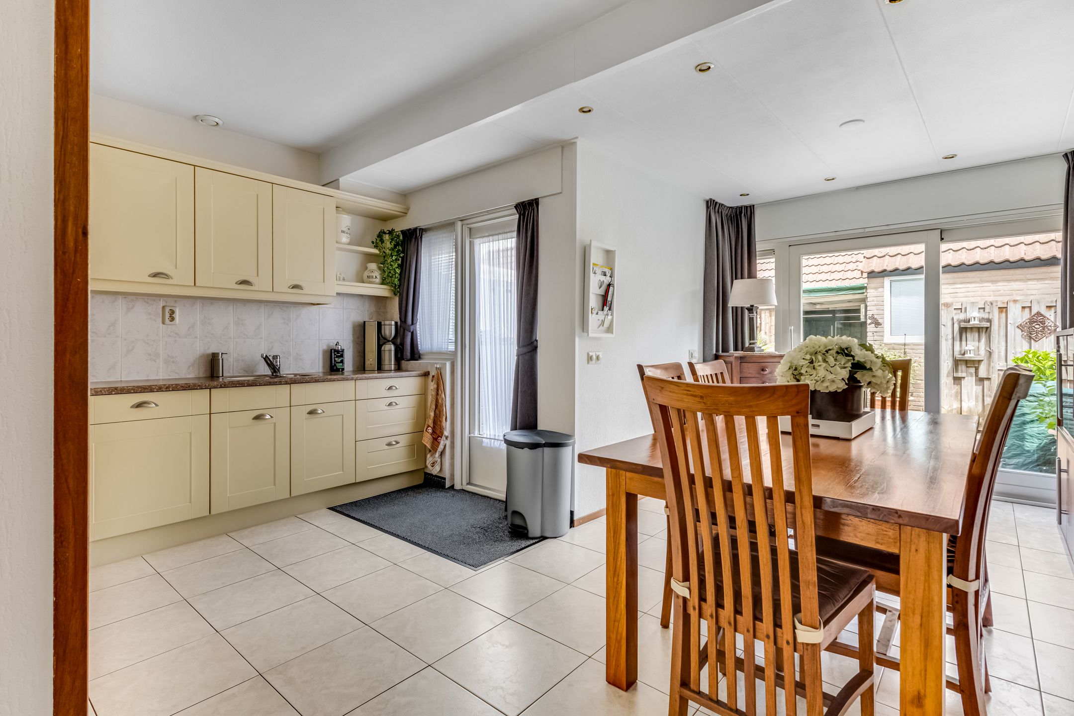 Foto 12 van Veldbeeklaan 12