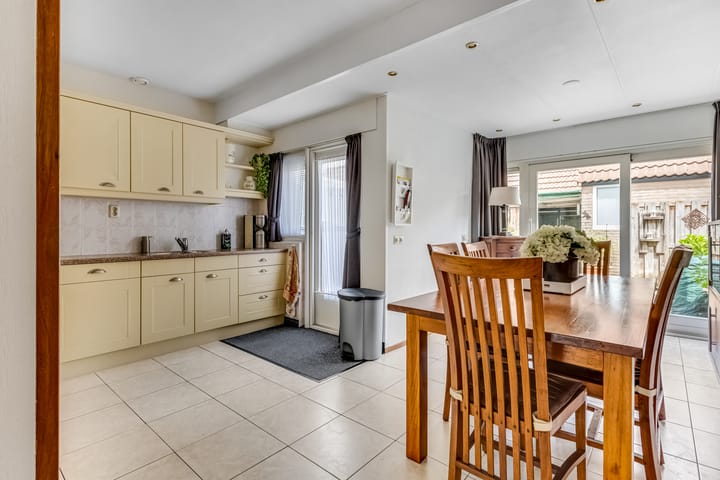 Foto 12 van Veldbeeklaan 12