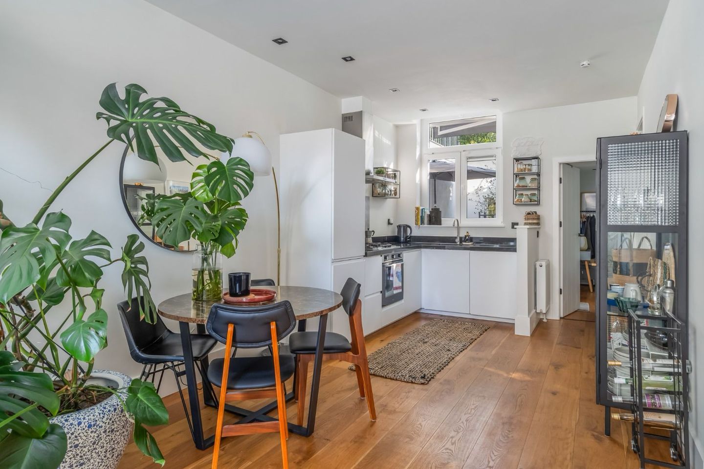 Foto 10 van Van Mierisstraat 32