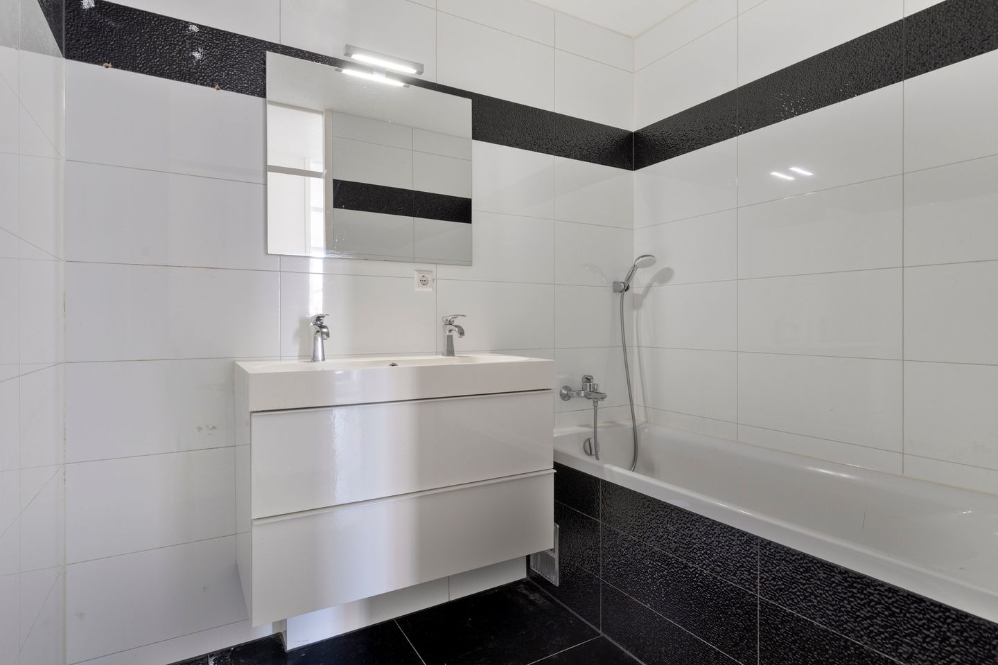 Foto 14 van Wolbrantskerkweg 104-B