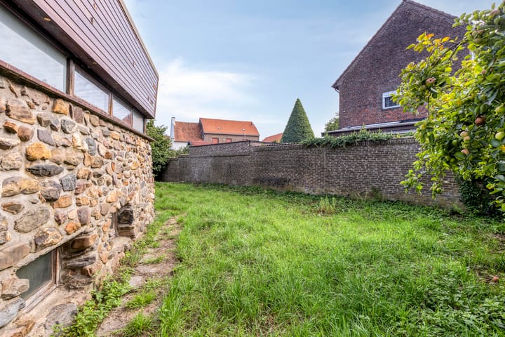 Photo 32 of Genzonweg 1