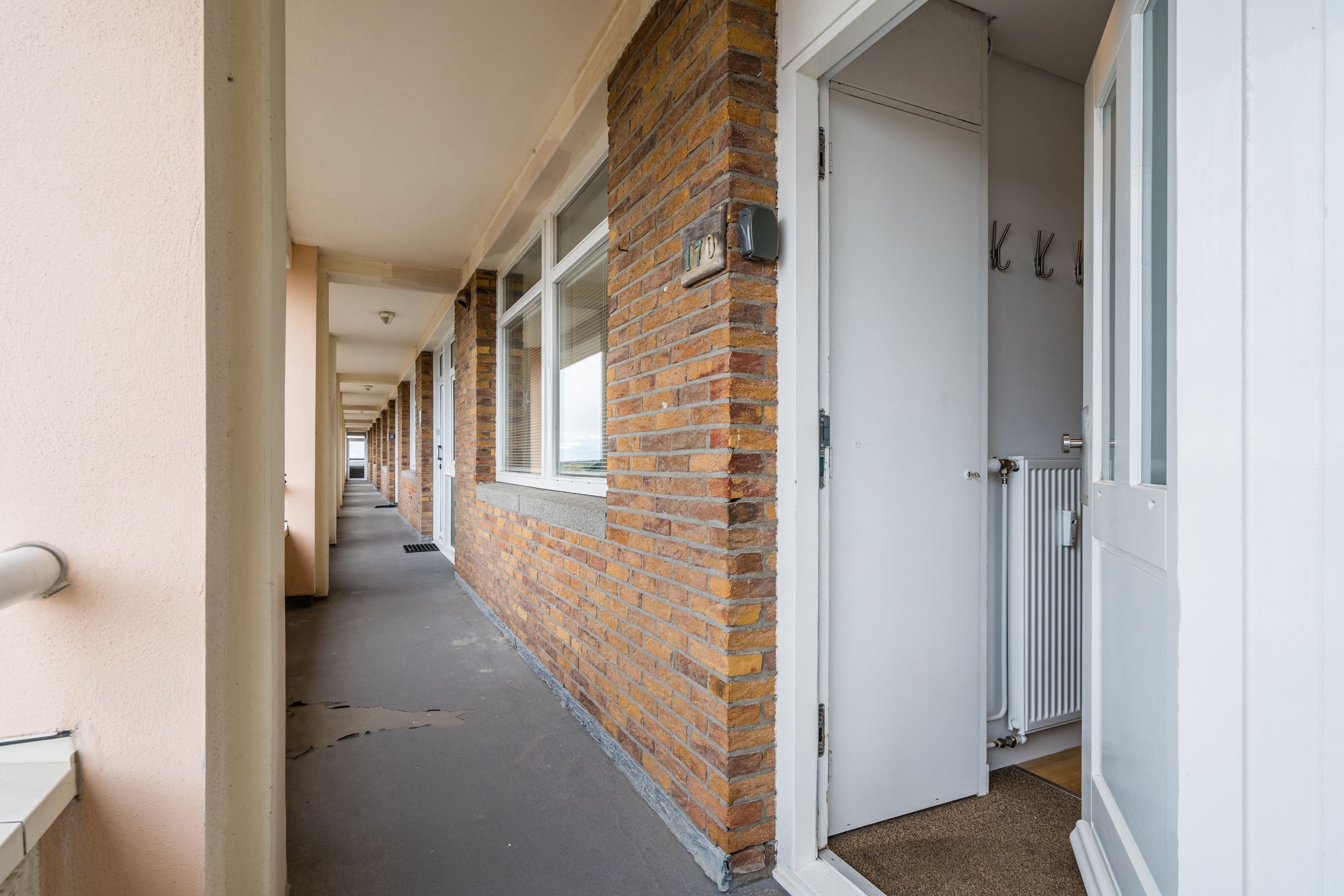 Photo 6 of Kennedyboulevard 170