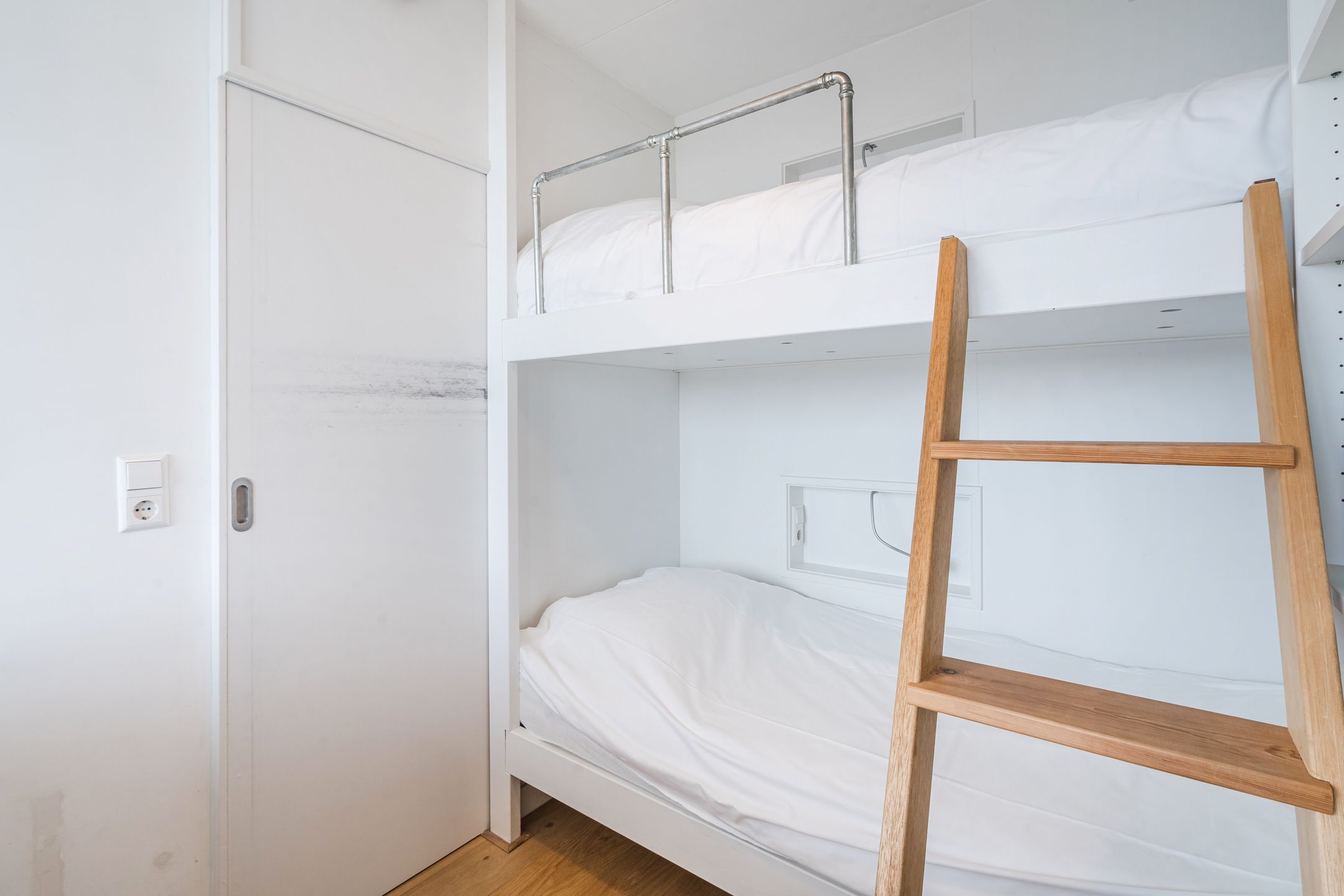 Photo 33 of Kennedyboulevard 170