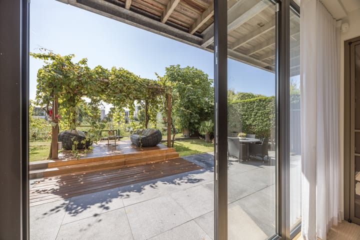 Foto 28 van Mattenbiesstraat 140