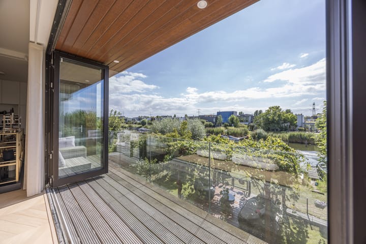 Foto 48 van Mattenbiesstraat 140