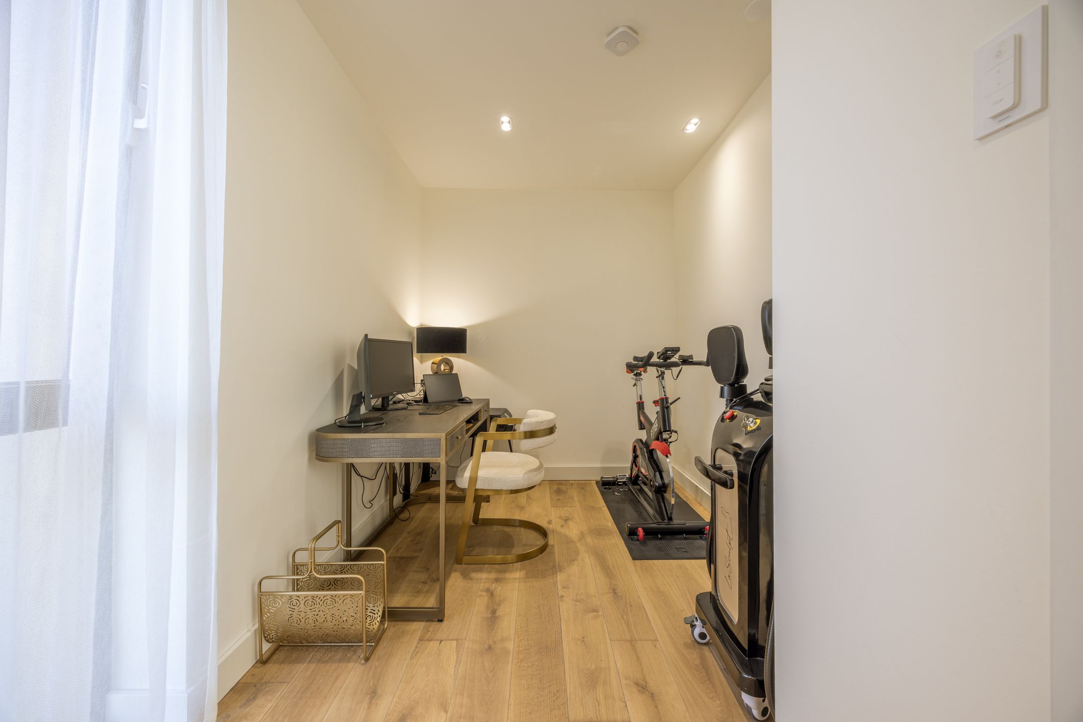 Photo 93 of Mattenbiesstraat 140