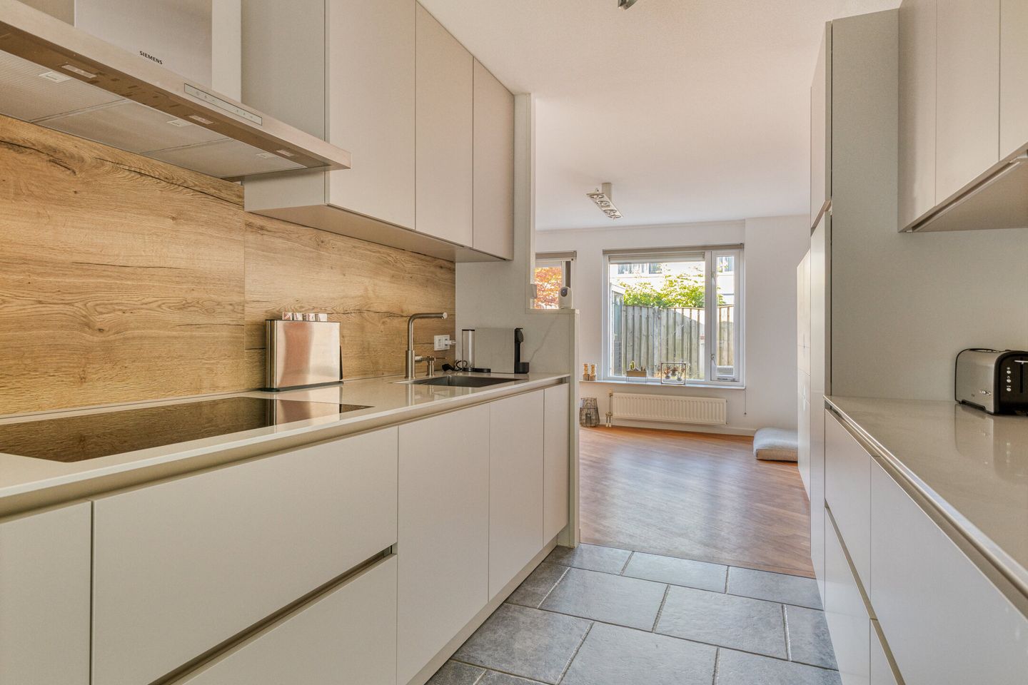 Photo 14 of Cardiffstraat 32