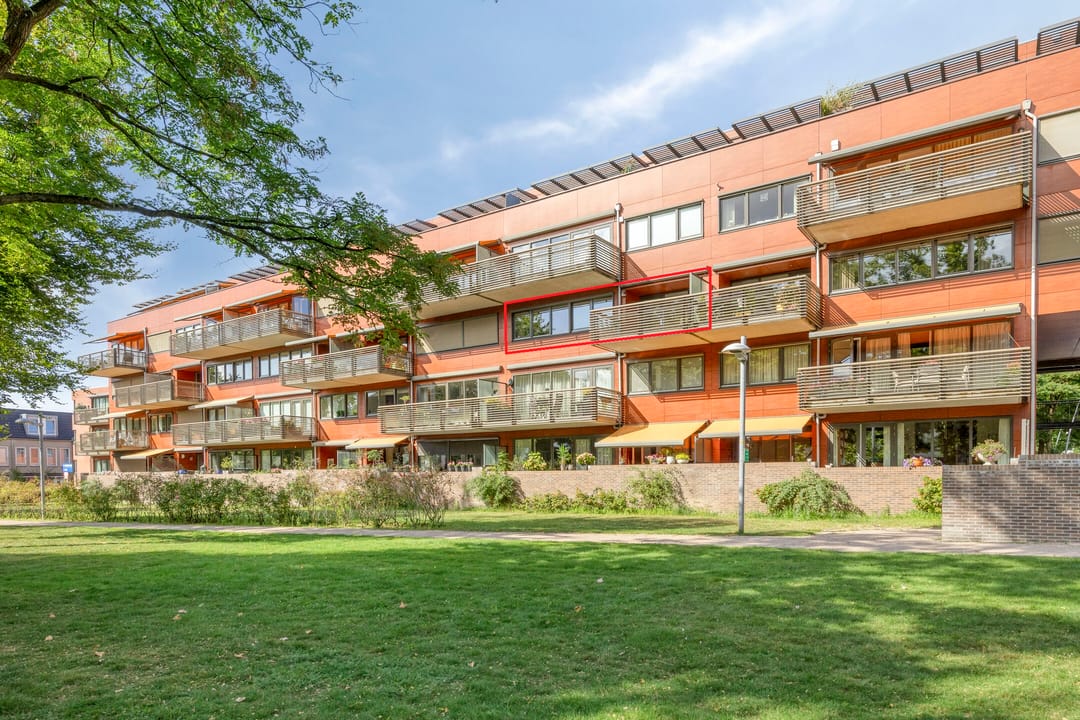 Photo 1 of Burgemeester van Dijkeplein 76