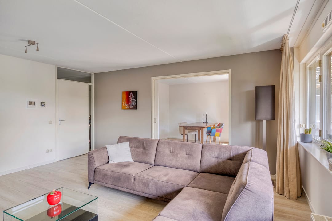 Photo 2 of Burgemeester van Dijkeplein 76