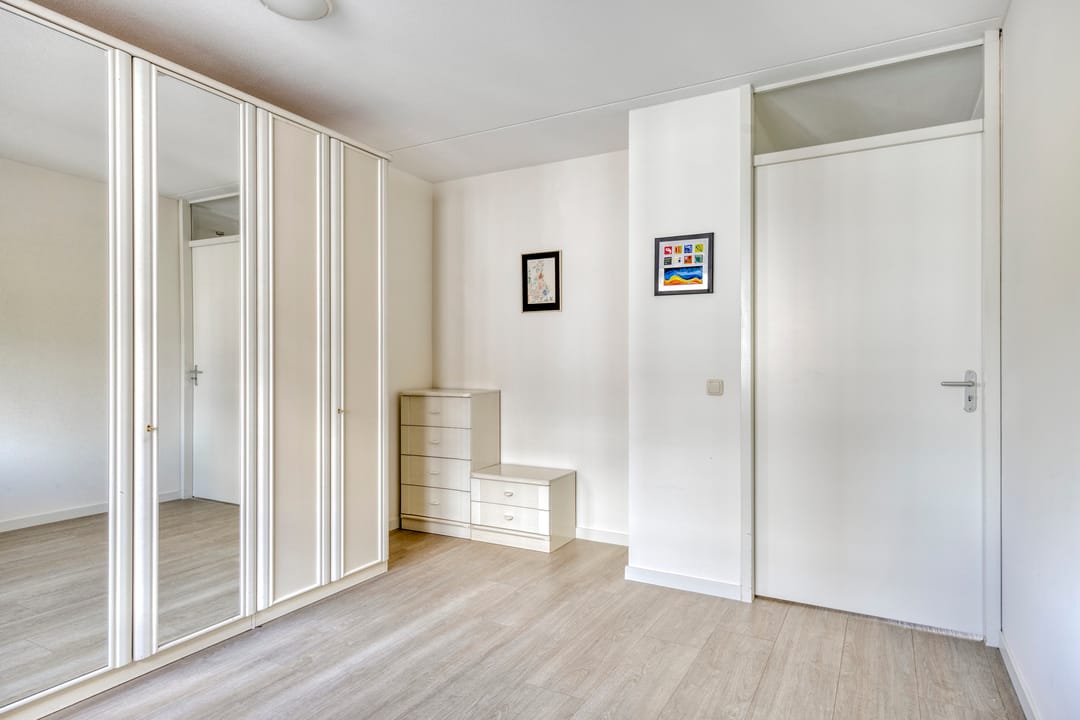 Photo 17 of Burgemeester van Dijkeplein 76