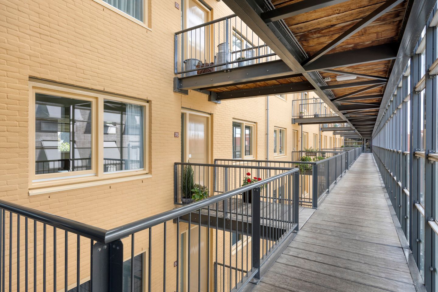 Photo 20 of Burgemeester van Dijkeplein 76