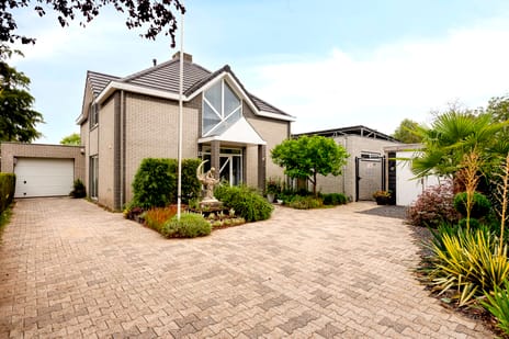 IJsbout 23 secondary image