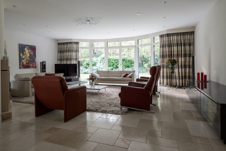 Foto 2 van Witte de Withlaan 9