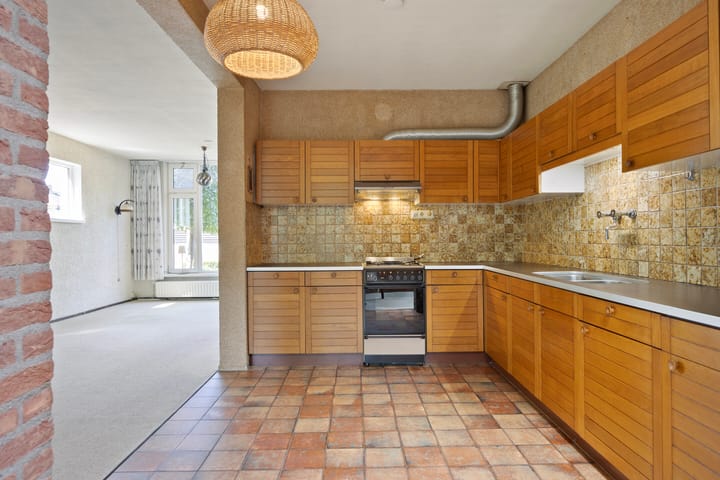 Photo 10 of Gelissenstraat 12